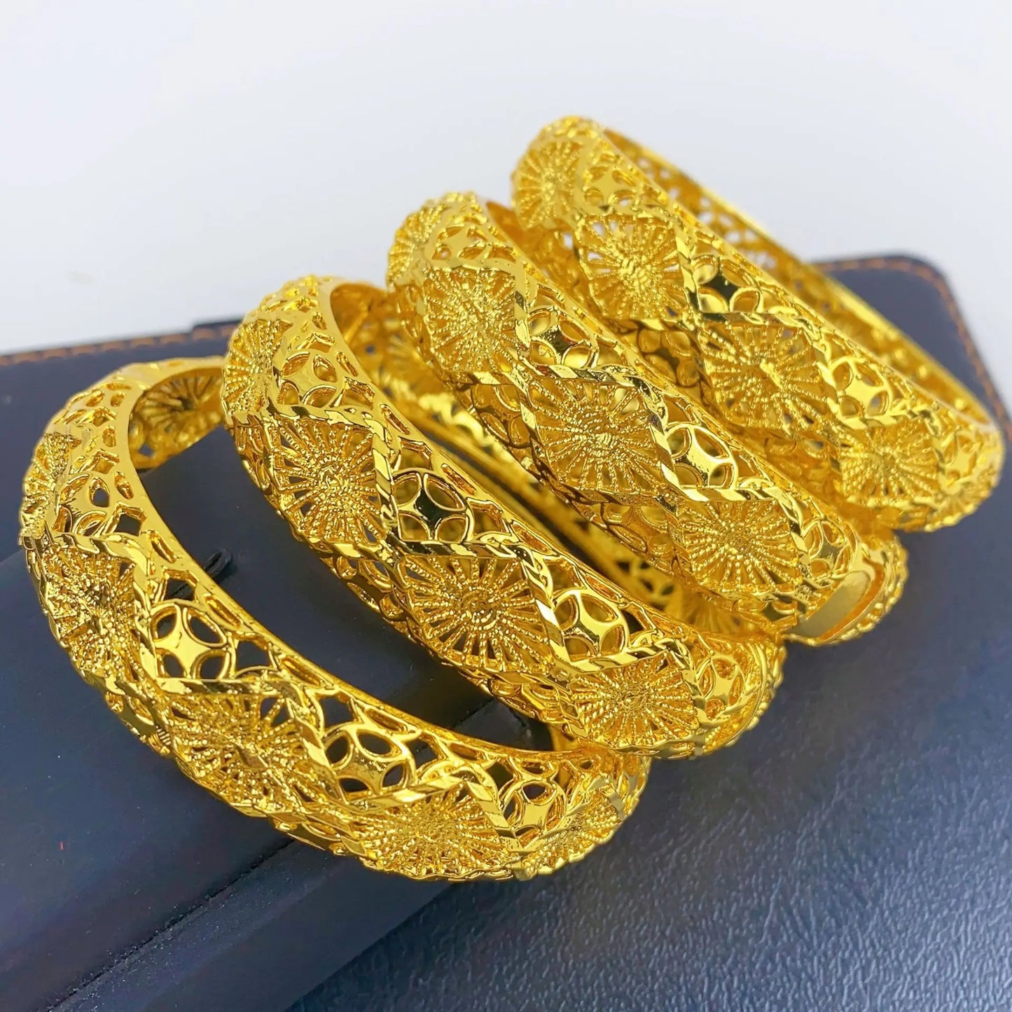 Luxury Dubai Gold Color Bangles For Women 24K Gold Plated Indian African Bracelets Charm Wedding Ethiopian Arabic Hand Jewelry