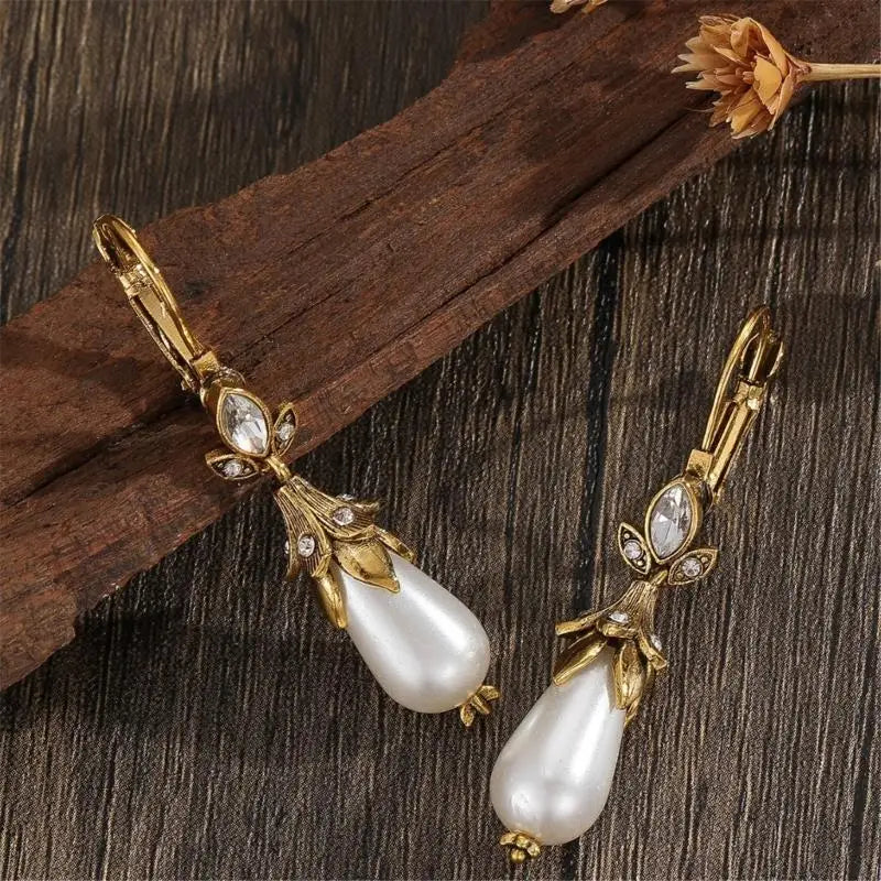 Elegant Handmade Pearls Earrings Vintage Pendant Earrings Women Ear Jewelry Perfect for Parties and Special Occasions XX9C